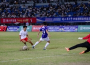 米兰体育官网-精彩绝伦，足球赛场上强强对决！