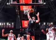 米兰体育入口-火箭主场胜马刺，全明星表现抢眼