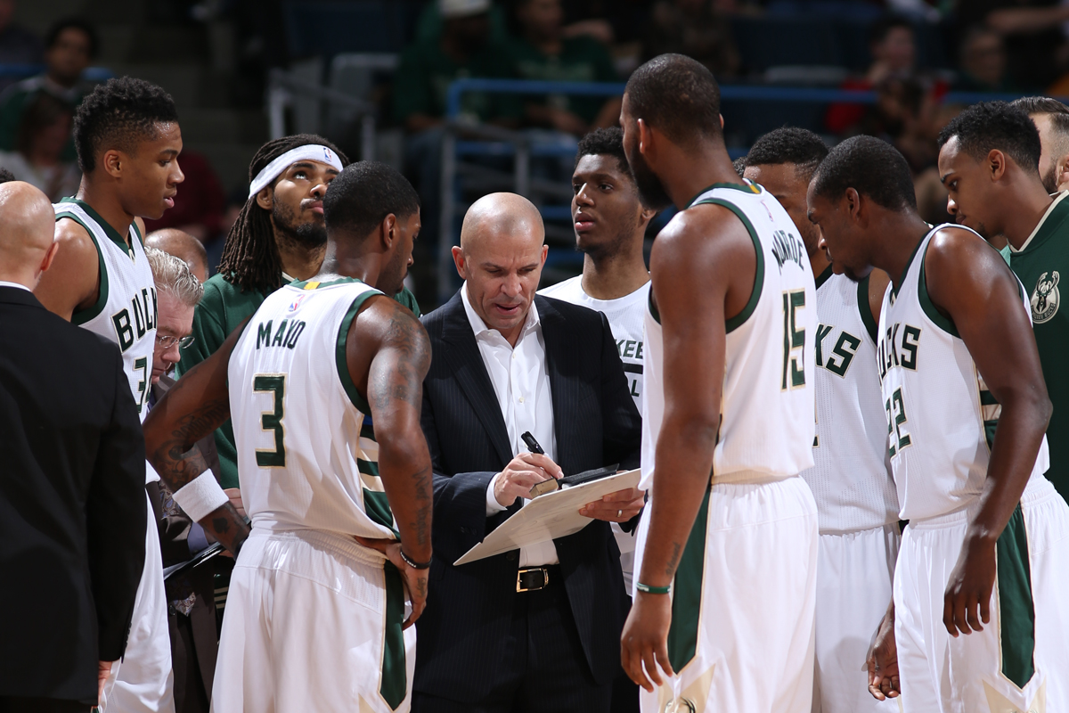 包含基德成功率领雄鹿击败对手升至榜首的词条