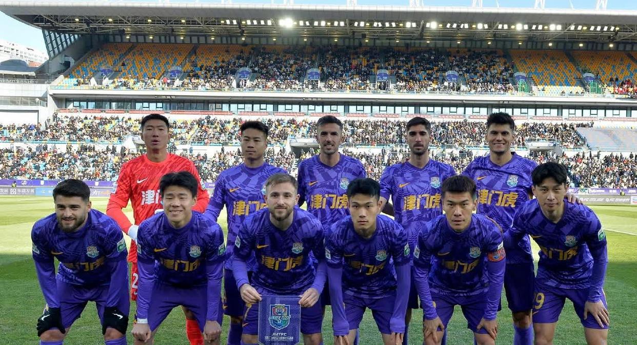 中超联赛新赛季今日揭幕多支豪门球队竞争激烈