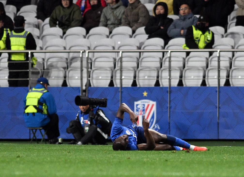 关于队员受伤影响赛事进程，球队状态起伏不定的信息