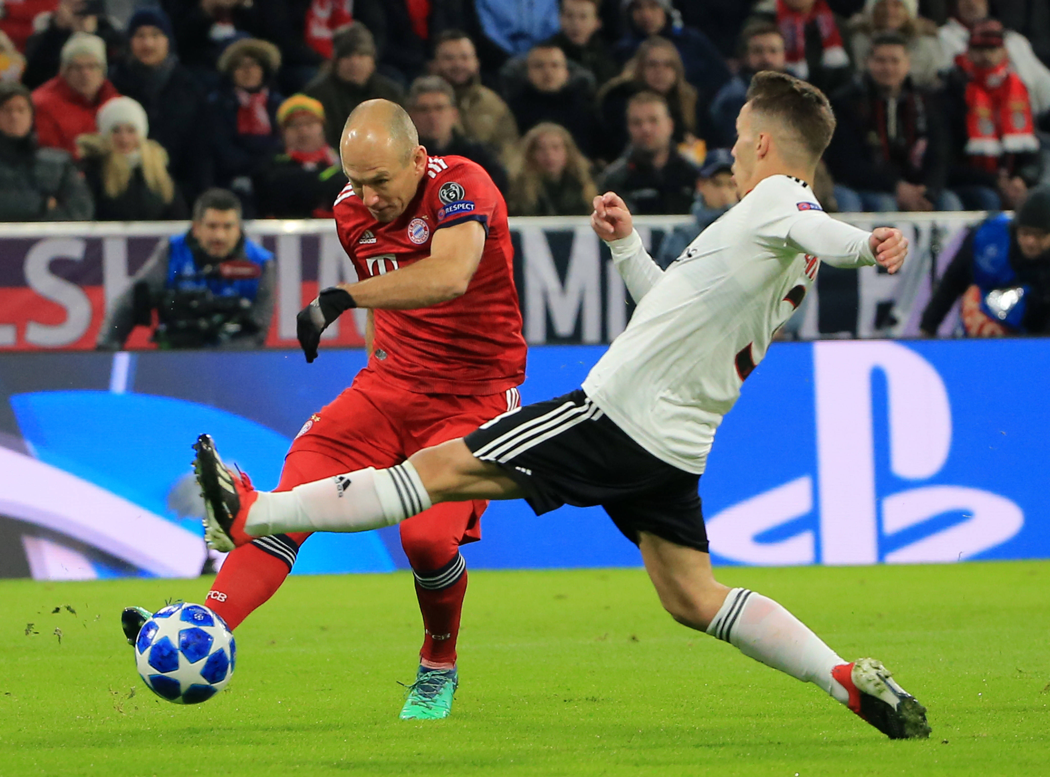 精彩绝伦,足球赛场上强强对决! 精彩绝伦,足球赛场上强强对决!