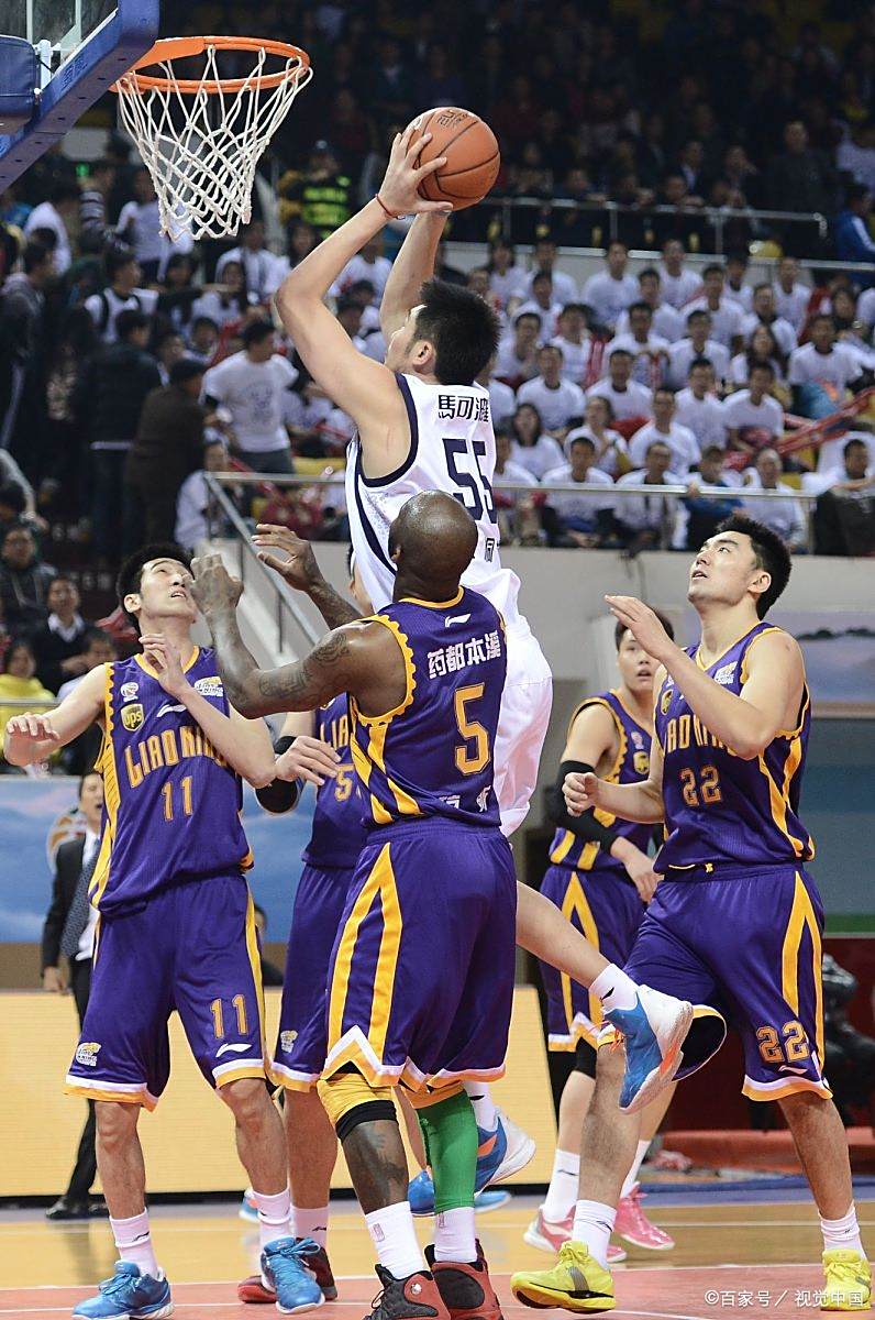 关于太阳队前锋表现出色，助力球队稳坐榜首位置！的信息