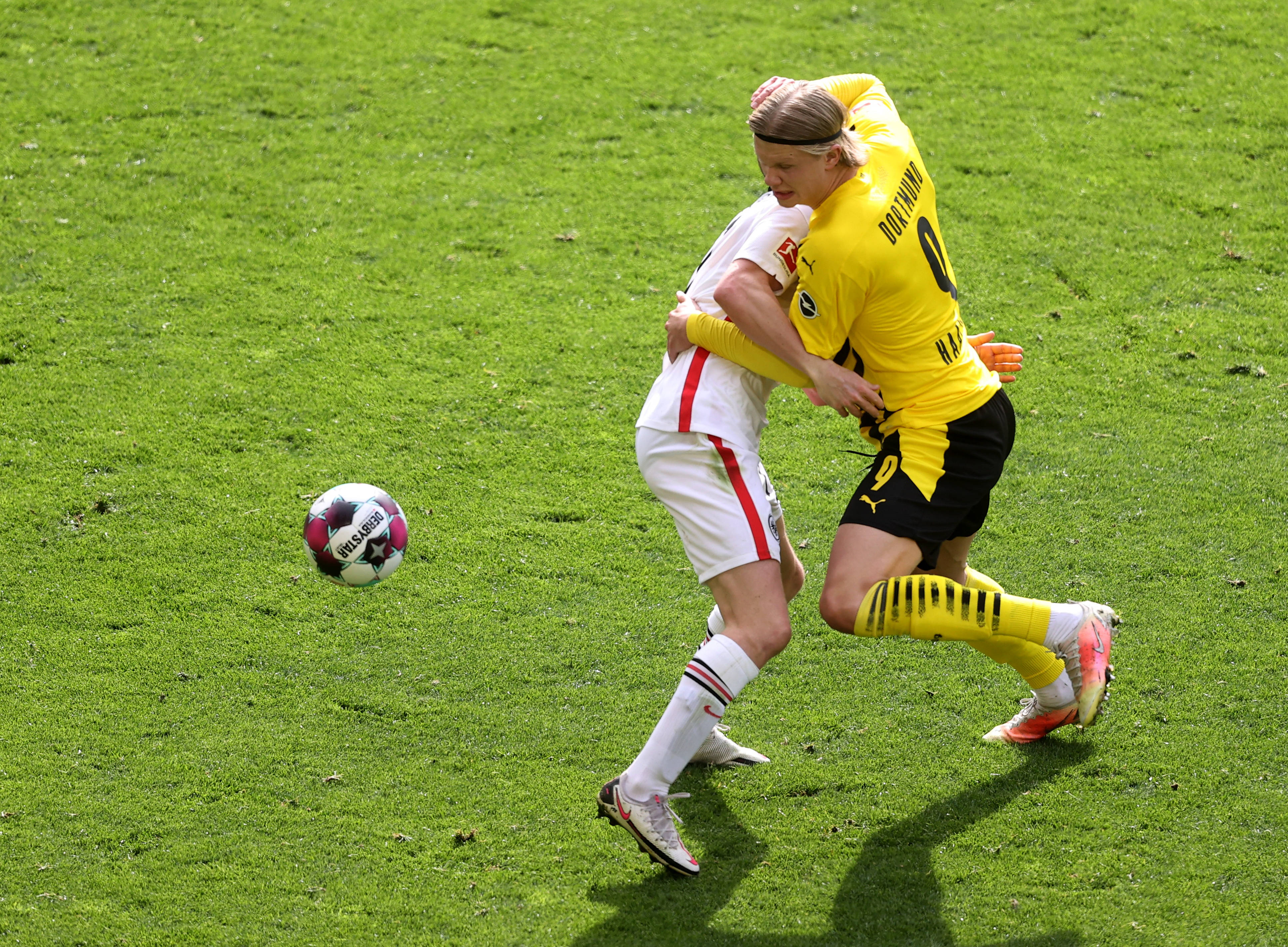 多特蒙德主场3-1逆转胜积分榜垫底的法兰克福