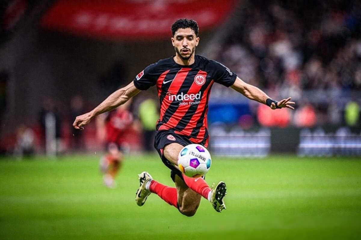 多特蒙德主场3-1逆转胜积分榜垫底的法兰克福