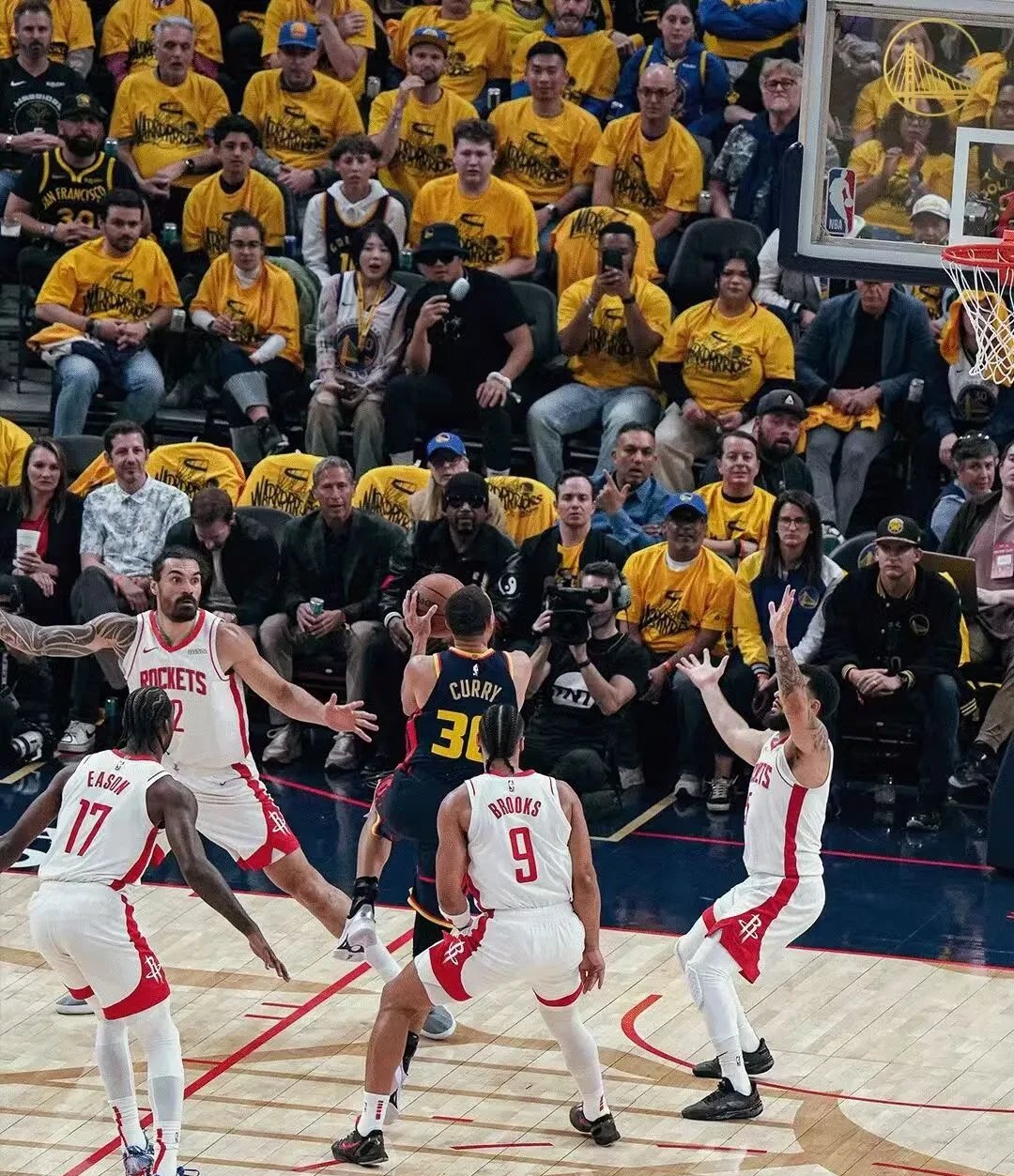 火箭大胜骑士，困境依然难脱