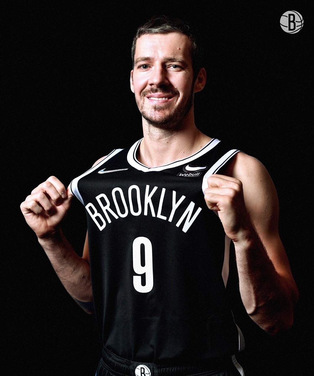 篮网阻击黄蜂,内线上增辅助较量 篮网阻击黄蜂,内线上增辅助较量