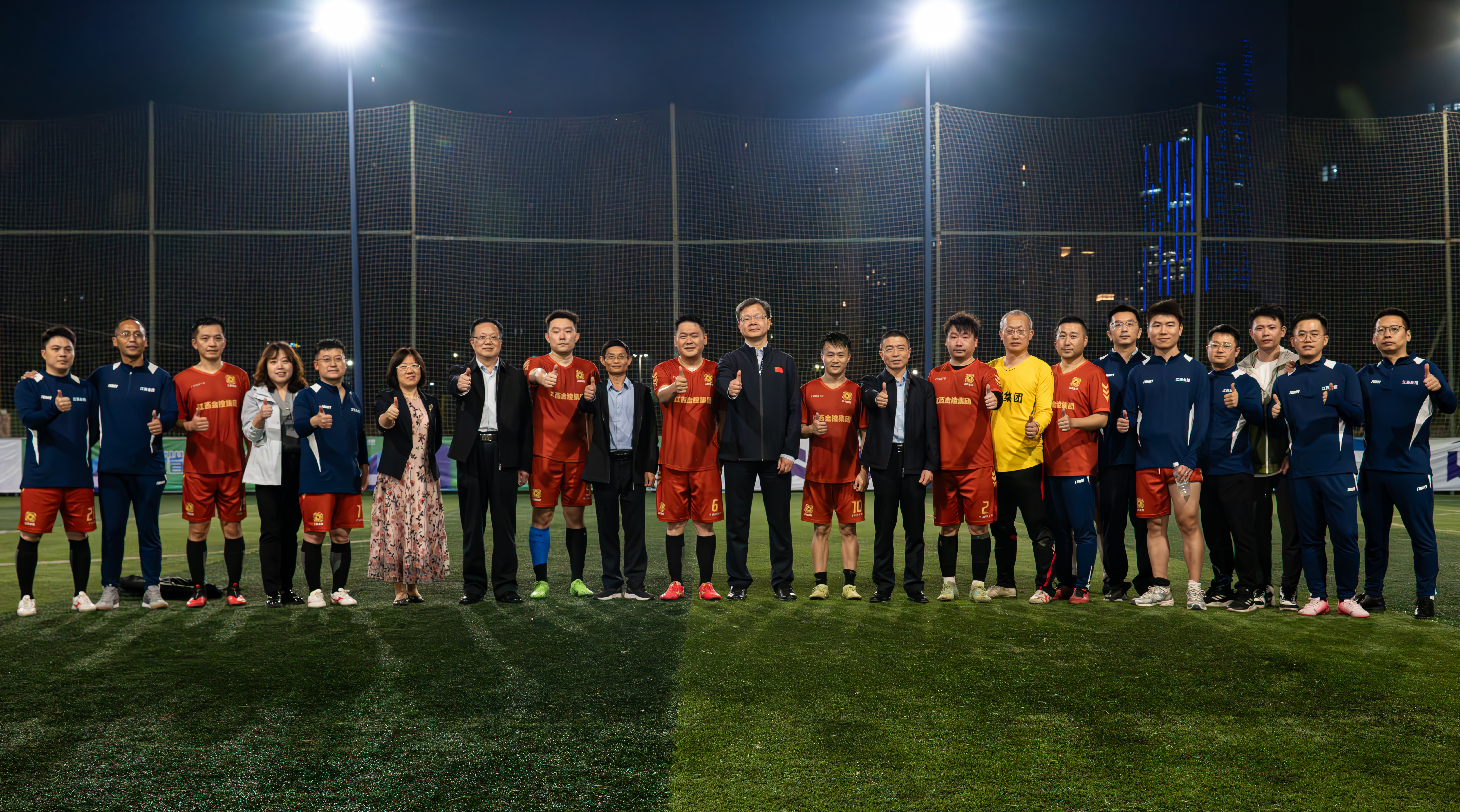 球队队员集体打出团队合作精神