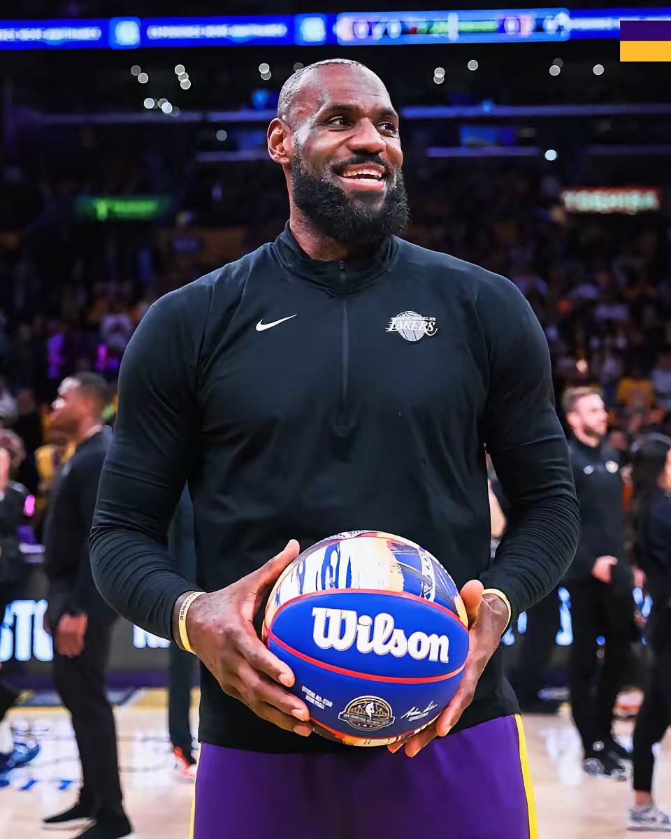 湖人横扫爵士，詹姆斯全场最佳