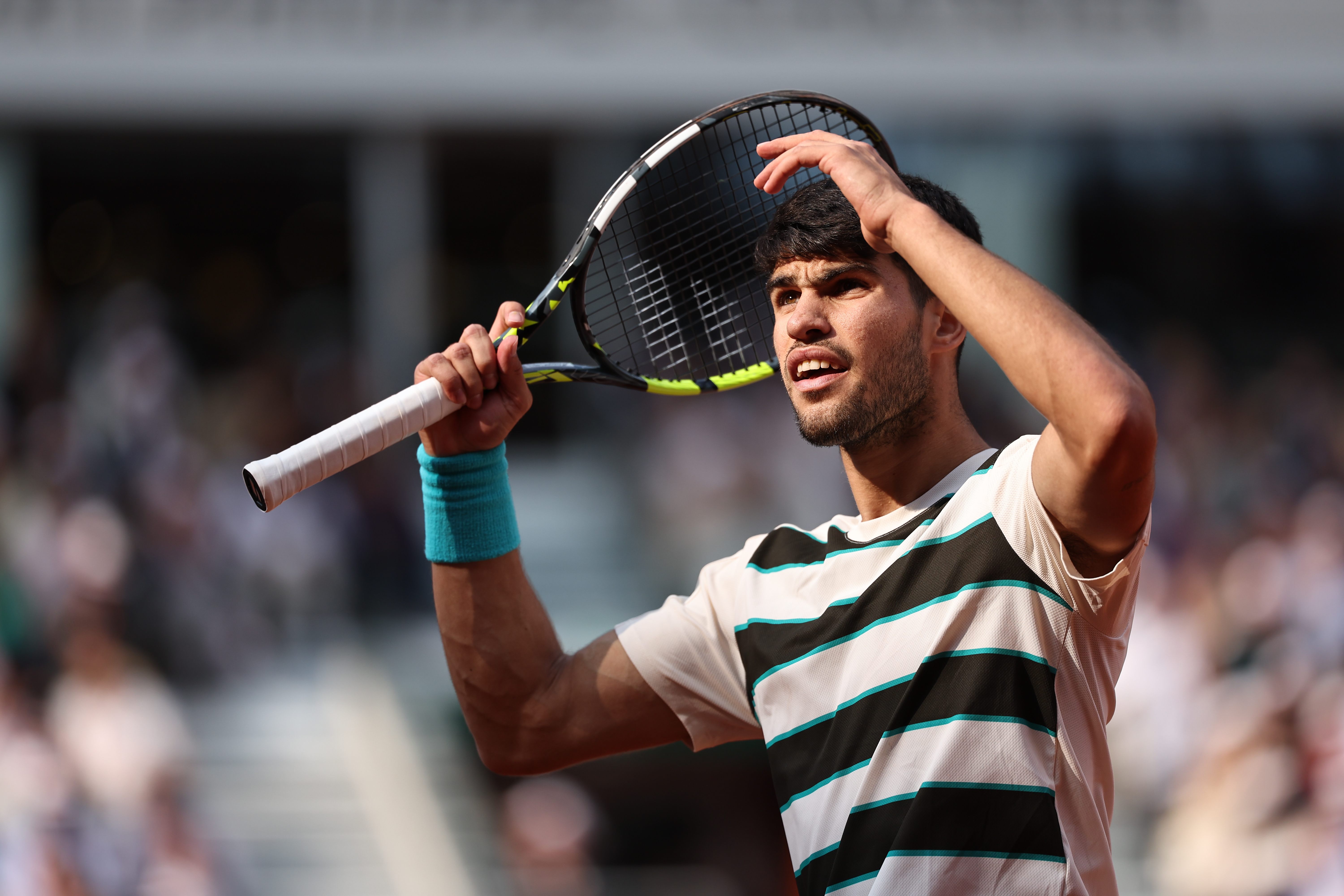 包含日本网球队鏖战法国网球队，阿尔卡拉斯惊艳世界的词条